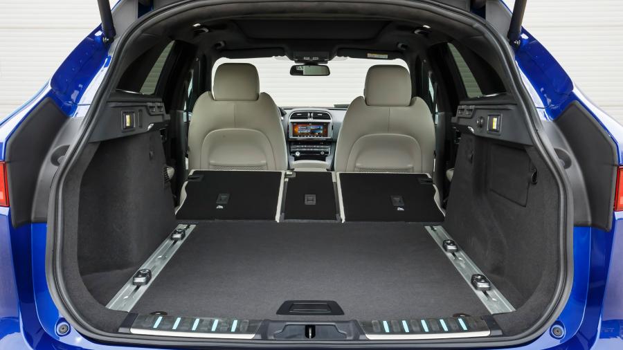  Jaguar F-Pace S 2016 года  (фото 25 из 30)